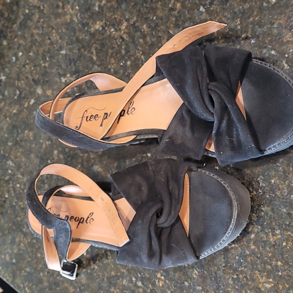 Free People ankle wrap suede low heel Sandals size 40